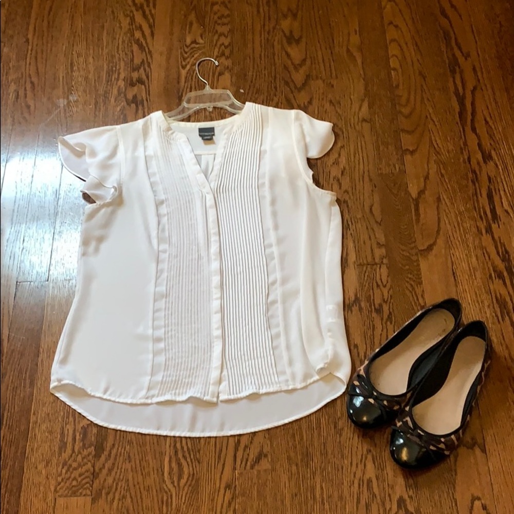3/$20 Covington white blouse. Size XL